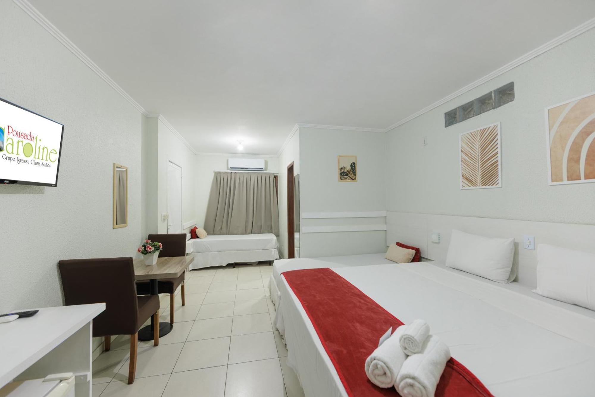 Hotel E Pousada Caroline ฟอสดูอีกวาซู ภายนอก รูปภาพ